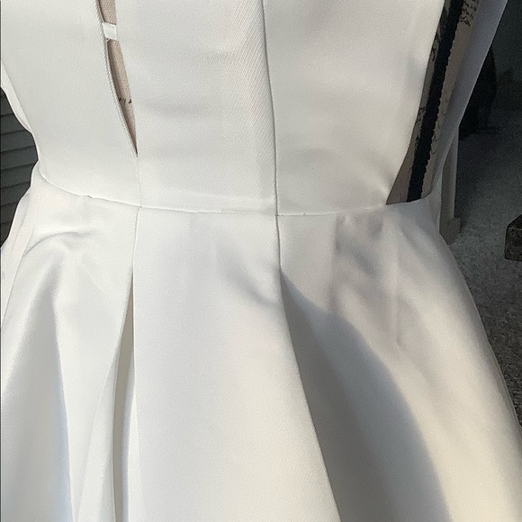 🎀 NWOT Lulu’s White Babydoll Dress 🎀 - Picture 9 of 10